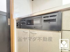 調理に手間がかかりがちな肉や魚を、短時間でサッと焼き上げることができるグリル付き。令和7年2月交換済。