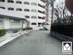 「甲陽園小学校」まで徒歩6分。低学年のお子様も安心して通学していただけます。ご成約でヤマダポイントプレゼント中です。お問合せお待ちしております。