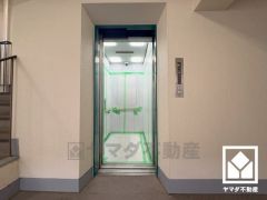 スムーズな移動を叶えるエレベーター。忙しい朝も快適に、ストレスフリーな暮らしをサポート。