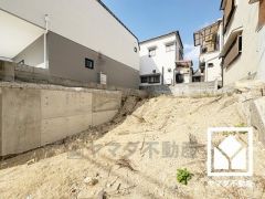 「ミニコープ南甲子園」まで徒歩2分、「ツルハドラッグ南甲子園店」まで徒歩11分など、お買い物施設が徒歩圏内に複数あり便利な住環境です。