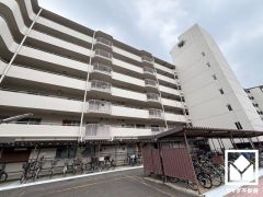 大容量のウォークインクローゼットやファミリークローゼット、シューズボックスなど収納が多数あり、住空間を広々お使いいただけます。