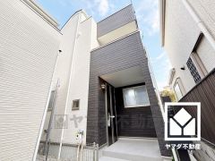 シンプルシックなブラック×ホワイトのモダンな外観。帰るたびに安心感を感じられる佇まい。