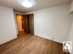 全居室フローリングでお掃除ラクラク。全居室収納もございますので、お部屋の広さを最大限に活用できます。