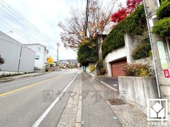 阪急バス「苦楽園」停まで徒歩2分の立地。阪神・JR・阪急の駅にもアクセス可能です。