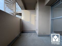 南東側・北西側の両面バルコニーで陽当たり、風通し良好。