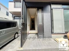 南向きバルコニーで陽当たり、風通し良好。バルコニーが2か所ございますので、お洗濯物をたっぷりと干す事ができます。