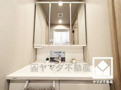 室内洗濯機置場もございますので、天候に左右されず洗濯していただけます。