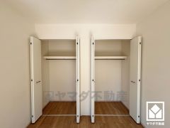 大きなクローゼットなので整理整頓しやすいです。