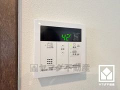 ボタン1つで自動でお湯張りができるオートバス機能付き。