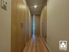 玄関にはたっぷりの収納スペースを完備。家族の靴もしっかり収納できるので、玄関がいつも片付き、気持ちよくお客様を迎えられます。