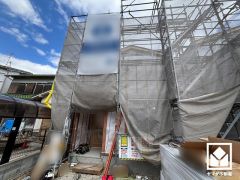 シャンプードレッサーがございます。シャワー水栓付きなので、忙しい朝でも身支度がしやすく時短になります。