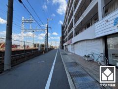 24時間営業の「セブンイレブン西宮ガーデンズ北口店」も徒歩1分の距離にあり、急なお買い物にも対応しやすい立地です。