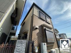 南側徒歩5分の距離にはバラ園などが整備された「水明公園」もあり、季節のお花も楽しめる住環境です。尼崎ボートレース場の裏手になっており、レースの開催日はたいへん賑わいます。