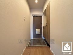 玄関にはシューズボックスを完備。家族の靴もしっかり収納できるので、玄関がいつも片付き、気持ちよくお客様を迎えられます。