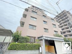 床暖房付きで、寒い冬でも足元ポカポカ。ホコリを巻き上げないのでお子様のいるご家庭にもおすすめです。エアコンの風が苦手な方や、アレルギー体質の方も快適にお住まいいただけます。