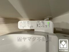 温水洗浄便座付きで、季節を問わずいつでも温かい便座をお使いいただけます。