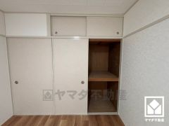 穏やかな暮らしを支える、豊かな収納。押入にはお客様用の座布団や寝具も収納可能です。