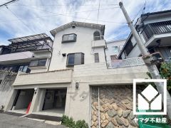 白を基調とした清潔感のある外観。帰るたびに安心感を感じられる佇まい。