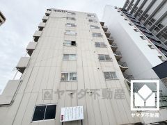 突然の来訪時でも安心なモニター付きインターホンを完備。お留守番中のお子様でも簡単に来訪者の確認ができます。