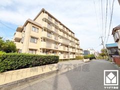 南向きバルコニーで陽当たり、風通し良好。広々としているため、お洗濯物をたっぷりと干す事ができます。