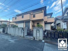 二世帯向き住宅です。各階にキッチン・洗面台・トイレなど水回りの設備があるので、世帯を分けて生活していただけます。