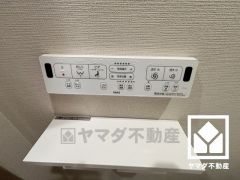 温水洗浄便座付きで、季節を問わずいつでも温かい便座をお使いいただけます。