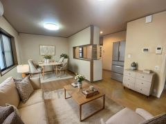 実写真と間取り図からCG再現した「空室リフォームイメージ」に家具などをCG合成しており、実際と異なります。