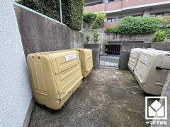 綺麗に整備されたゴミ出し場で気持ち良くお使い頂けます。