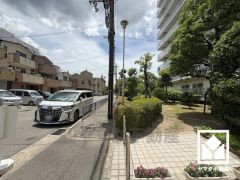 阪神電鉄本線「尼崎センタープール前」駅まで徒歩約8分の立地。