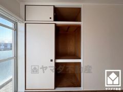押入にはお客様用の座布団や寝具も収納可能です。