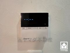 浴室暖房乾燥機付き。真冬の寒い浴室を暖かく、また雨の日の洗濯物の乾燥にと多用途に活躍する機能です。発汗作用や美肌効果のあるミストサウナ機能も付いており、短時間で体の芯まで温めることができます。