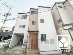 雁行設計の洗練された外観デザインが、住まう誇りを演出。街並みに馴染みながらも、ひときわ目を引く存在感。