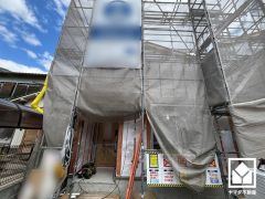 災害時の非常食や食料品のストックなども保存できる床下収納がございます。