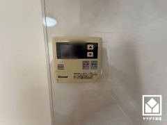 ボタン1つで自動でお湯張りができるオートバス機能付き。