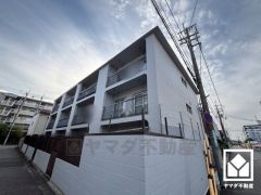 白を基調とした清潔感のある外観。帰るたびに安心感を感じられる佇まい。