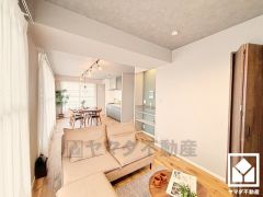 広々16.6帖のLDKが魅力。家族全員がリラックスできる、ゆったりとした快適リビングで温かい団らんの時間を。