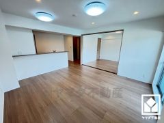 シンプルで美しいデザインのリビングが、毎日の生活に彩りを添える。