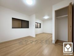 明るく開放的な洋室で、快適な生活を。