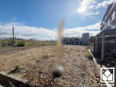 南側すぐの距離に県道606号線が通っています。阪神高速豊中南インターチェンジも近く、車での移動にも便利な立地です。