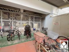 フルリノベーション済の大変綺麗なお部屋で、即ご入居いただけます。大切なペットと一緒に暮らせる住まいです（規約制限有）。