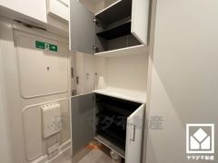 玄関にはシューズボックスを完備。家族の靴もしっかり収納できるので、玄関がいつも片付き、気持ちよくお客様を迎えられます。