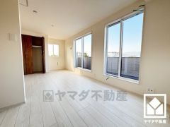 全居室フローリングでお掃除ラクラク。全居室収納もございますので、お部屋の広さを最大限に活用できます。