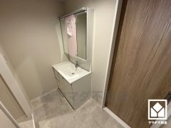 小さなお子様のお風呂上りもこのスペースがあればゆったりとして頂けます。