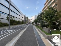 ショッピングセンター「阪急西宮ガーデンズ」まで徒歩8分、「ライフ西宮北口店」まで徒歩7分など、お買い物施設が徒歩圏内に複数あり便利な住環境です。