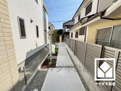 通路部分も綺麗に整備されており、帰宅時や来客時にも気持ちの良い空間です。