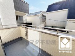 バルコニーが2か所ございますので、お洗濯物をたっぷりと干す事ができます。