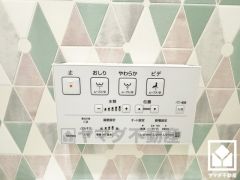 温水洗浄便座付きで、季節を問わずいつでも温かい便座をお使いいただけます。