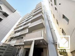 ガーデニングなども楽しんでいただける専用庭付き。陽射しを感じながら贅沢な時間を過ごすことができます。