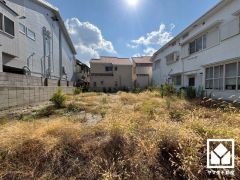 浴室暖房乾燥機付き。真冬の寒い浴室を暖かく、また雨の日の洗濯物の乾燥にと多用途に活躍する機能です。