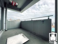 南北両面バルコニーで陽当たり、風通し良好。奥行きがあり広々としているため、お洗濯物をたっぷりと干す事ができます。